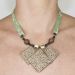 Les bijoux Jacaranda en graines naturelles : Collier modèle CRESCENTIA CAPEL 1